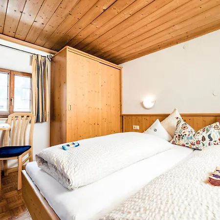 Der Steinbock - 300 Jahre Alte - Tirol Casa de hóspedes 2*