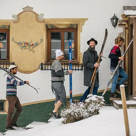 Der Steinbock - 300 Jahre Alte - Tirol Pensión Sankt Anton am Arlberg