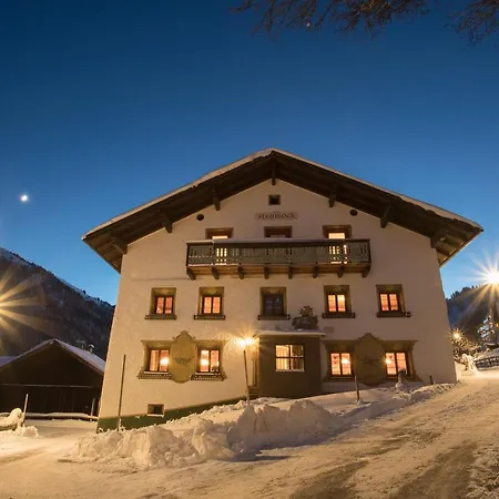 Der Steinbock - 300 Jahre Alte - Tirol Pensión